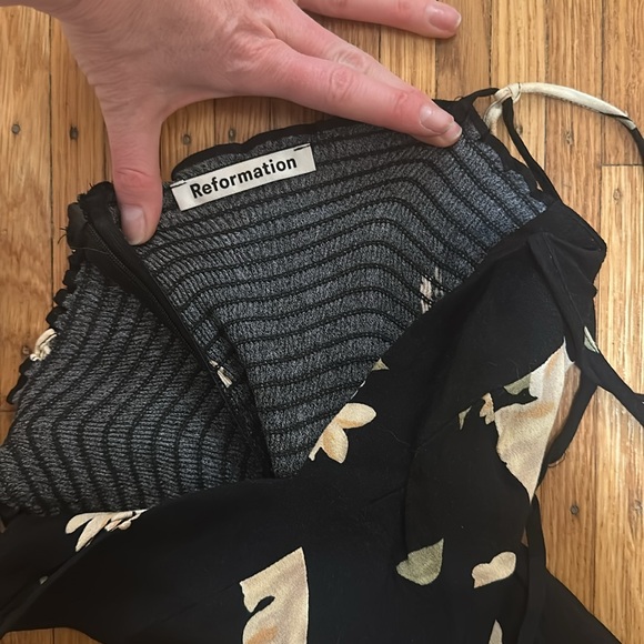 Reformation size 2 floral dress - Picture 4 of 5